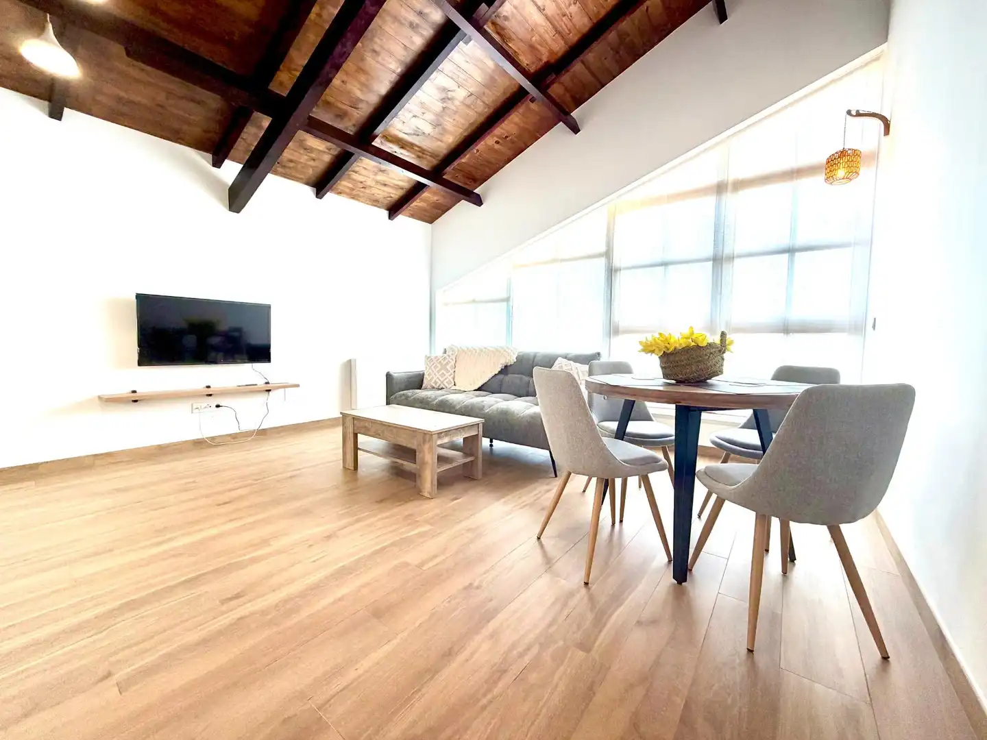 Sala d'estar de Apartament de lloguer en Miengo amb Calefacció, Jardí privat i Terrassa