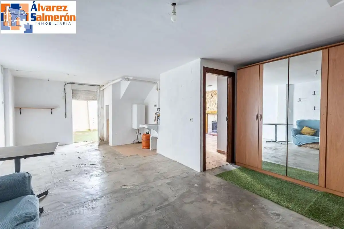 Casa adosada en venta en Huétor Vega con Terraza