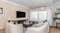 Living room of Flat for sale in  Madrid Capital  with Air Conditioner, Heating and Furnished