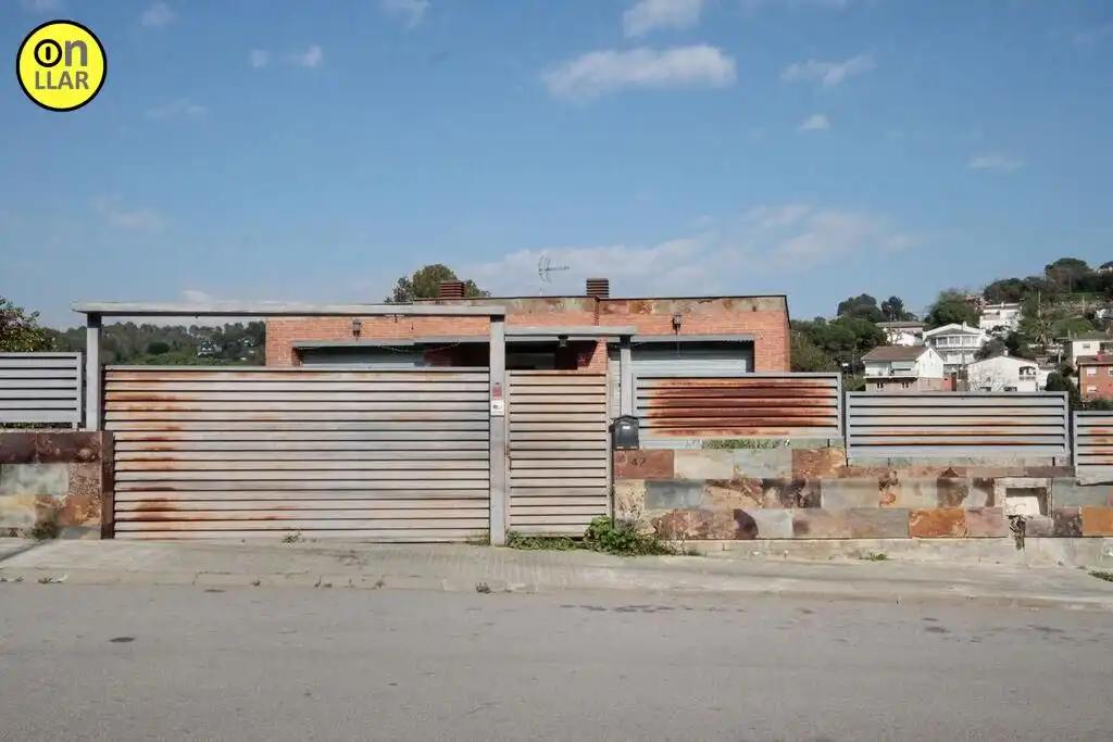 Exterior view of Houses for sale in Sentmenat
