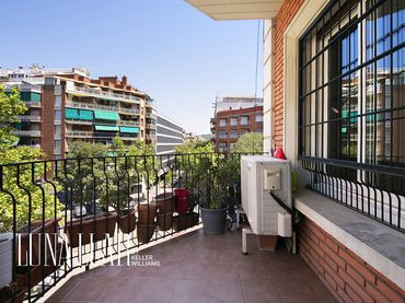 Pis amb balcó en venda a Barcelona - Carrer CALABRIA