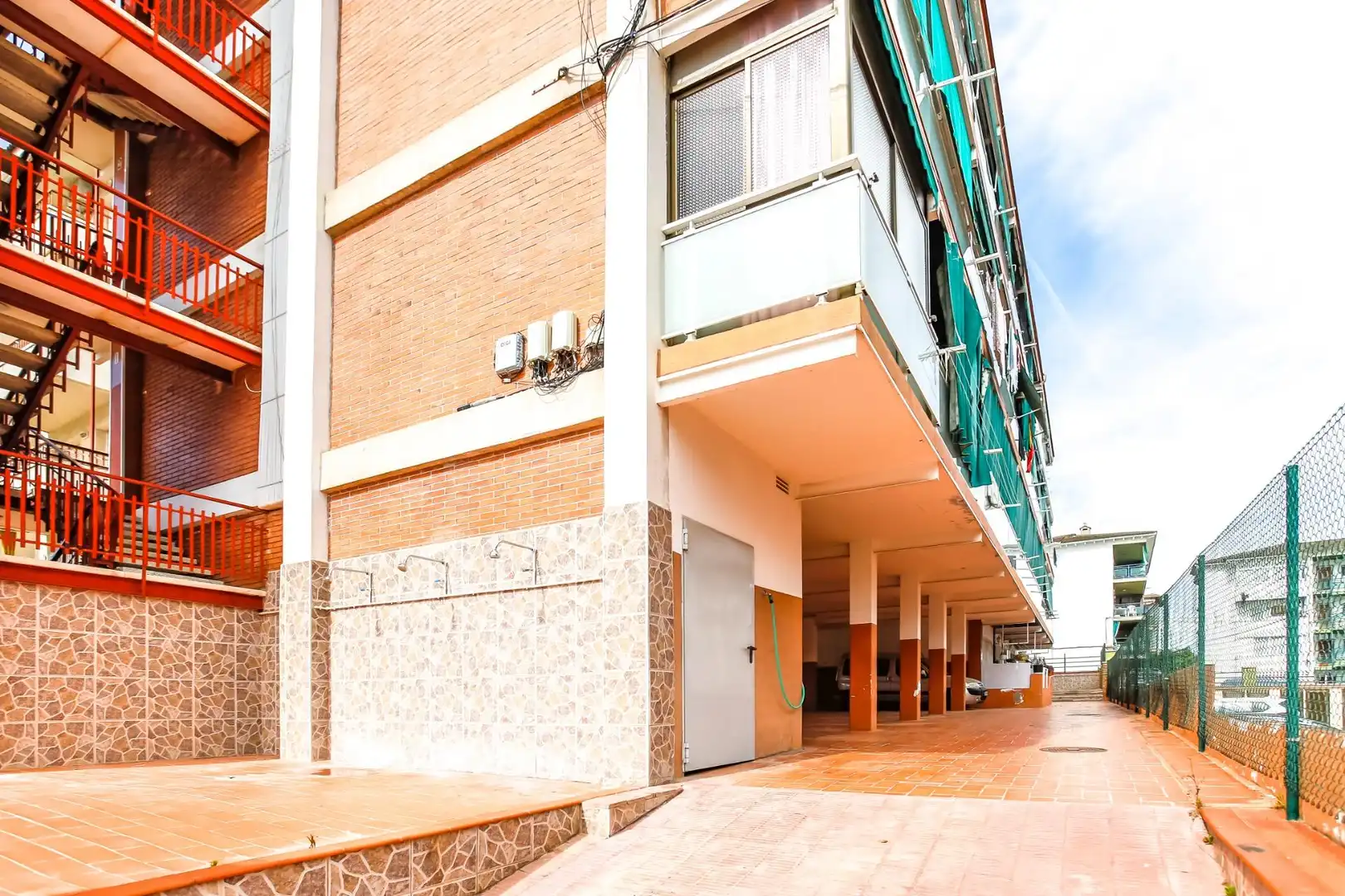 Vista exterior de Pis en venda en Cunit amb Calefacció, Parquet i Terrassa