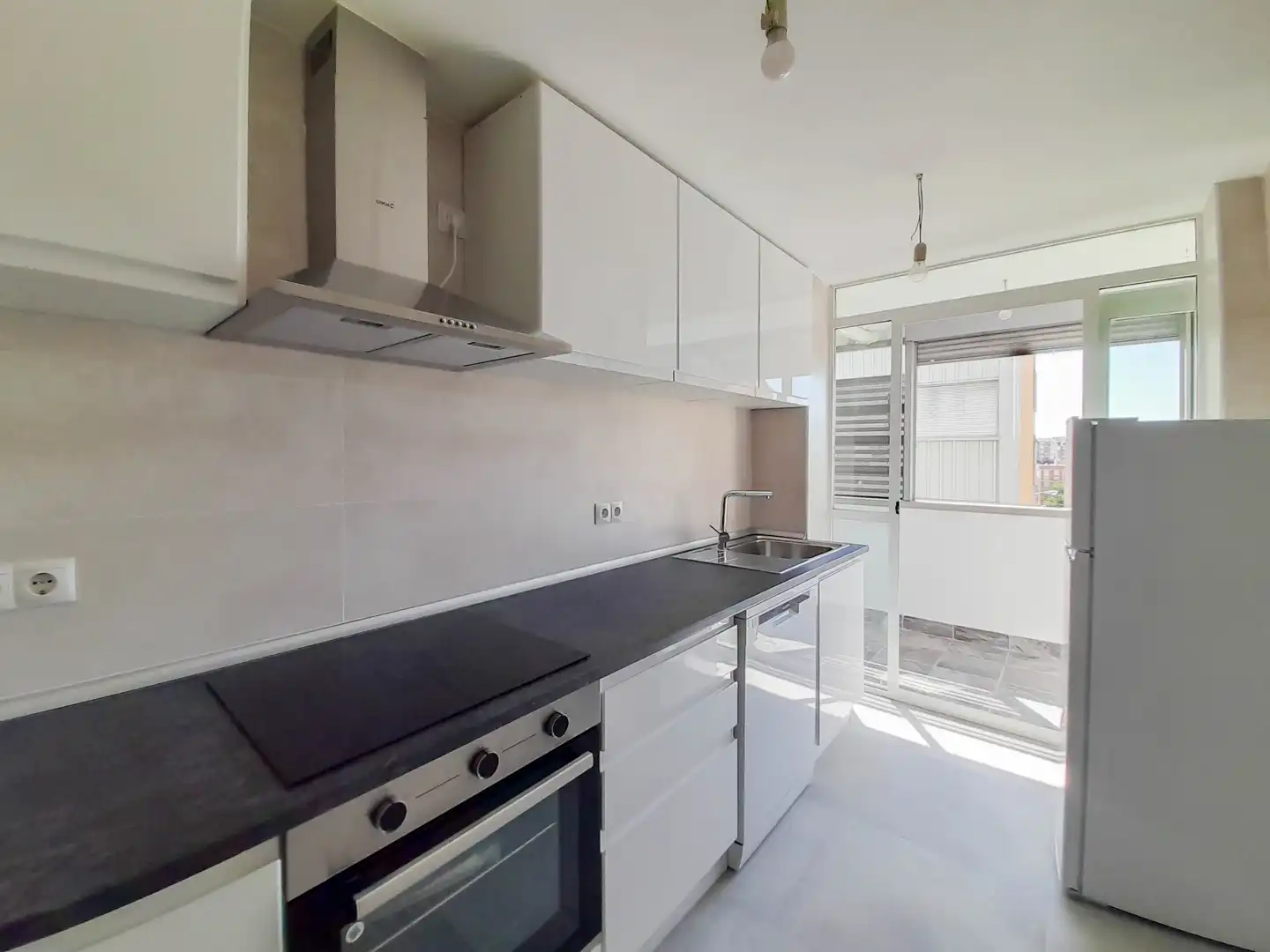 Kitchen of Flat for rent in Madrid  with Heating, Terrace and Oven