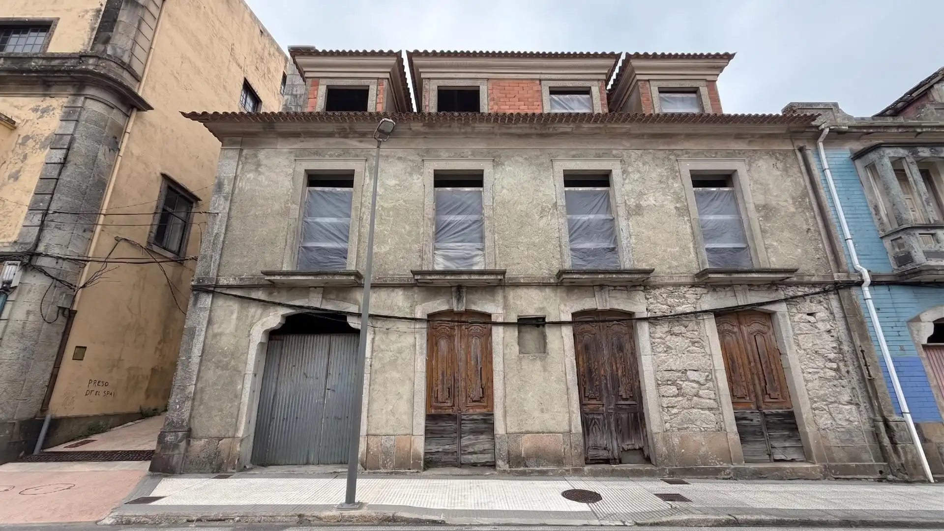 Vista exterior de Edificio en venta en A Guarda  