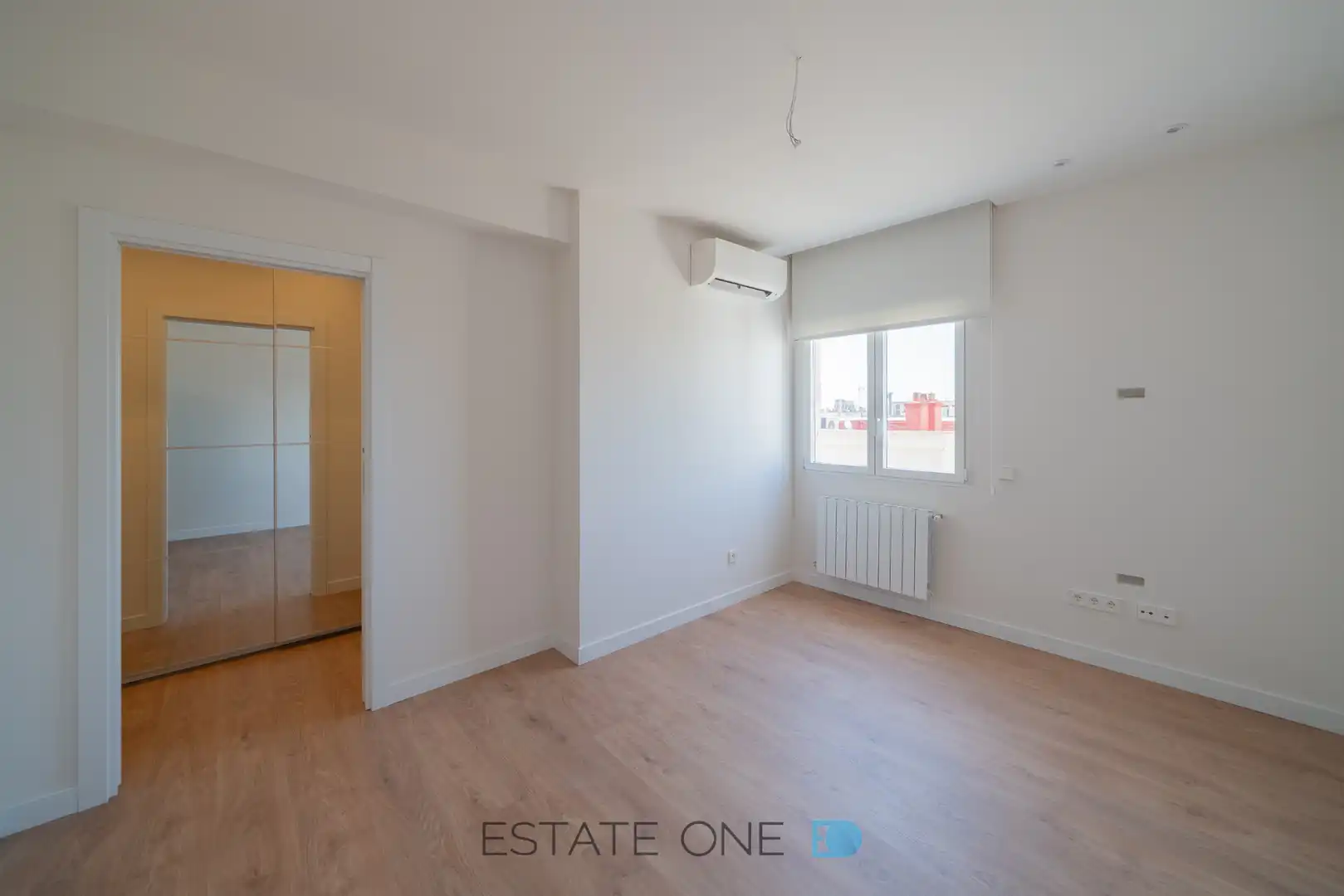 Dormitori de Àtic de lloguer en Madrid amb Aire condicionat, Calefacció i Parquet