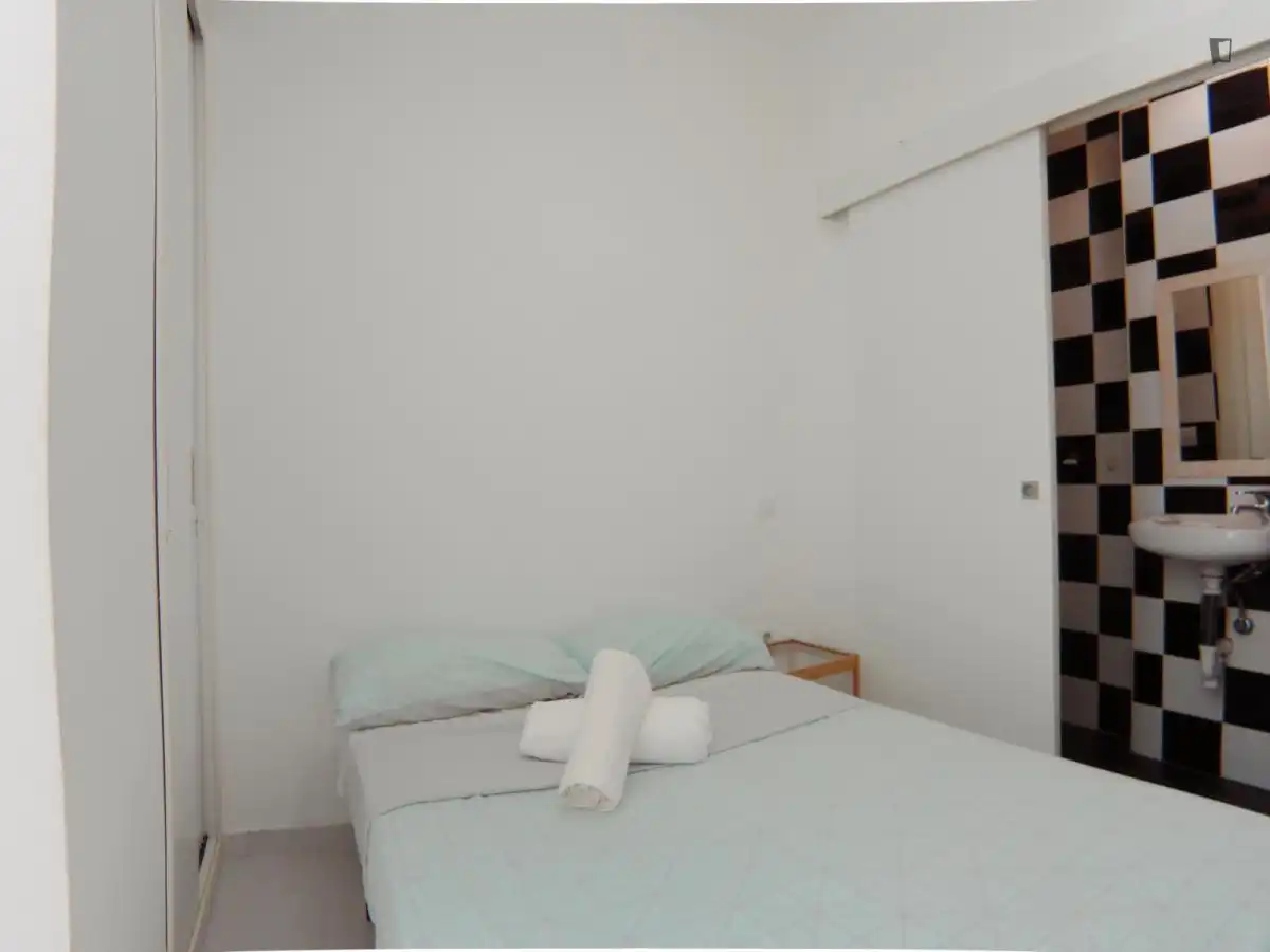 Study for rent in Puerta del Ángel