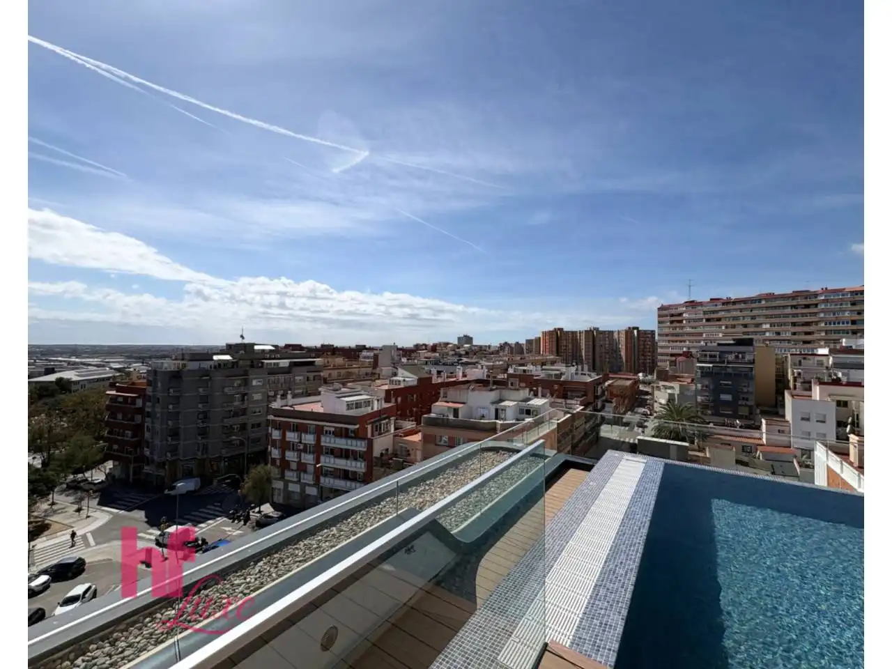 Schwimmbecken von Wohnung zum Verkauf in L'Hospitalet de Llobregat mit Klimaanlage, Heizung und Terrasse