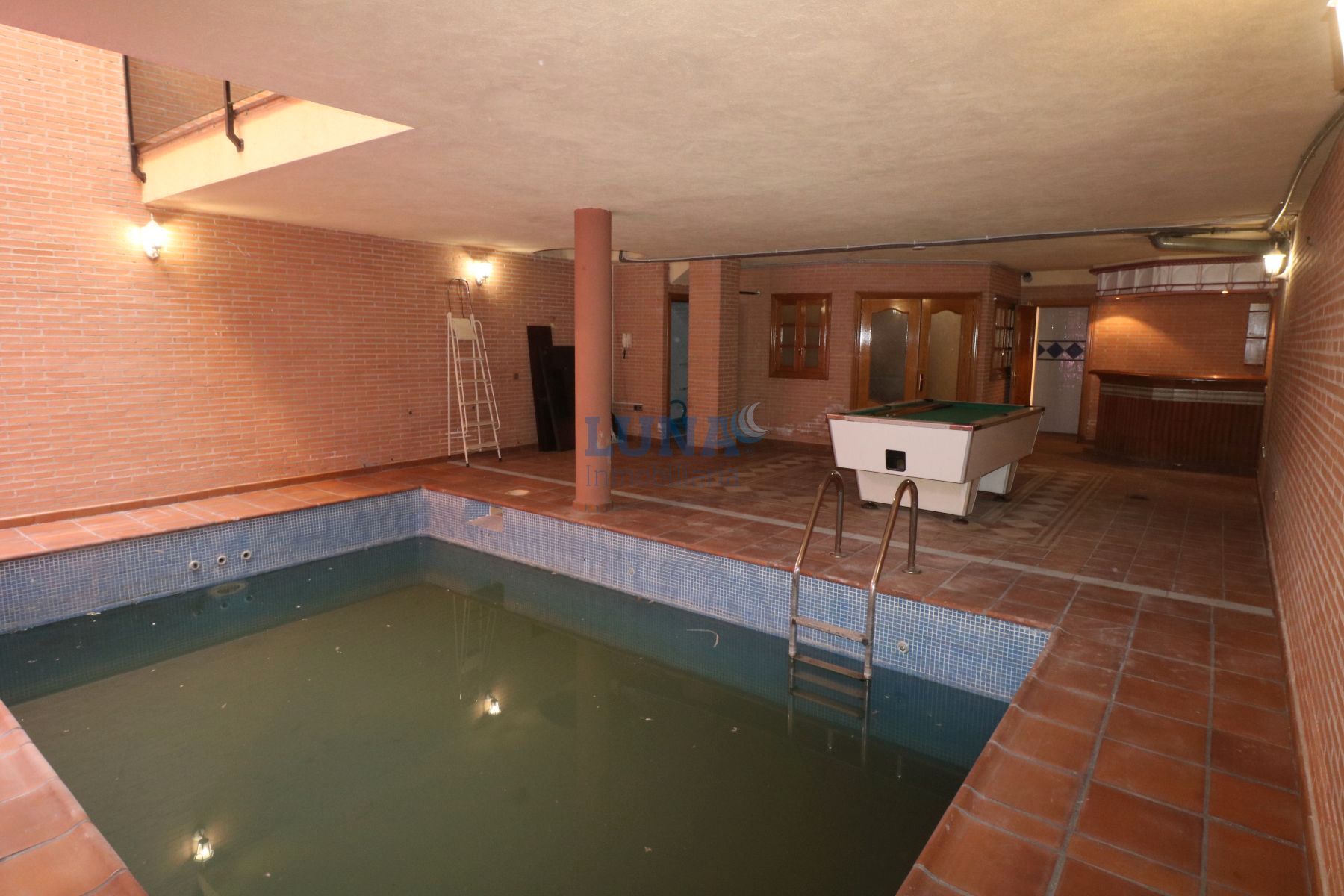Piscina de Edifici en venda en Getafe amb Alarma i Piscina comunitària
