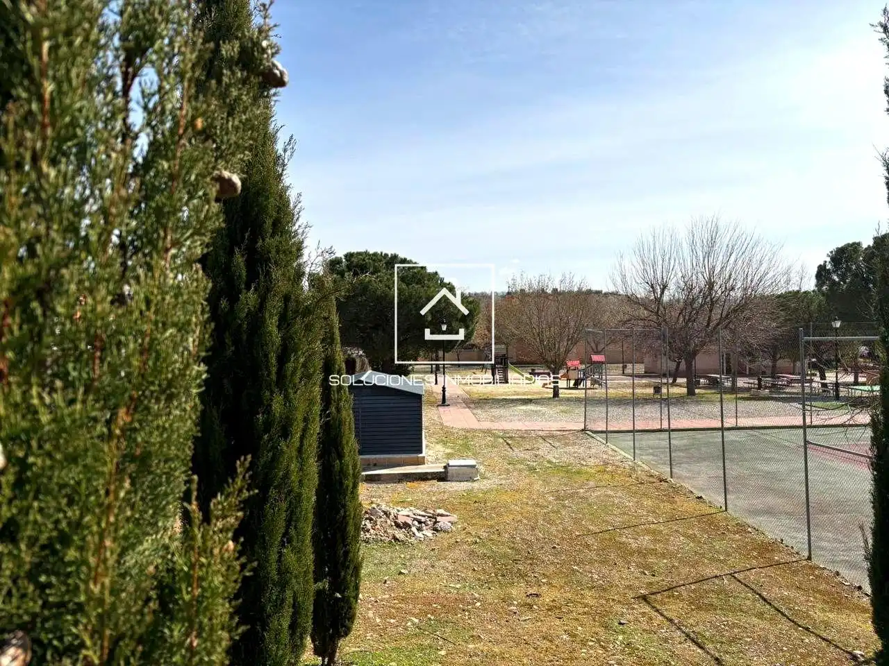Houses for sale in Meco  with Private garden and Swimming Pool