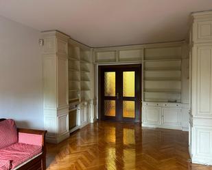 Sala d'estar de Pis de lloguer en  Madrid Capital amb Calefacció, Traster i Rentadora