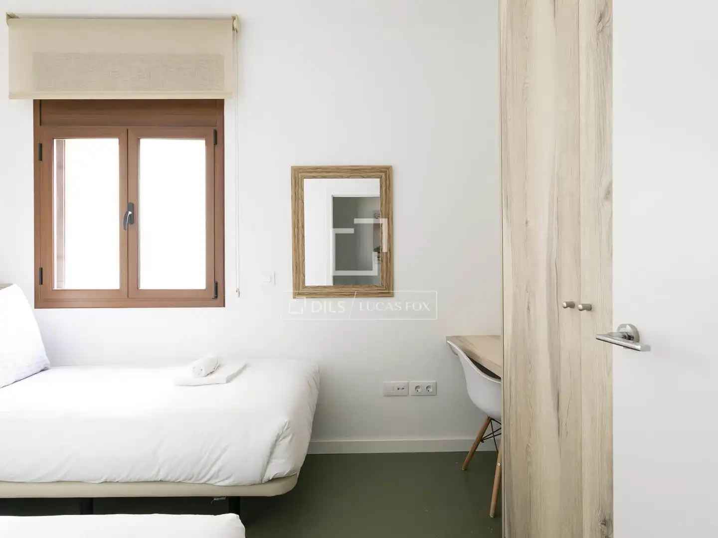 Bedroom of Flat for sale in Barcelona  with Air Conditioner, Terrace and Furnished