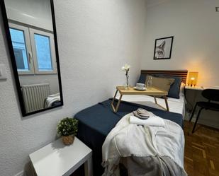 Dormitori de Apartament per a compartir en  Madrid Capital amb Calefacció, Moblat i Forn