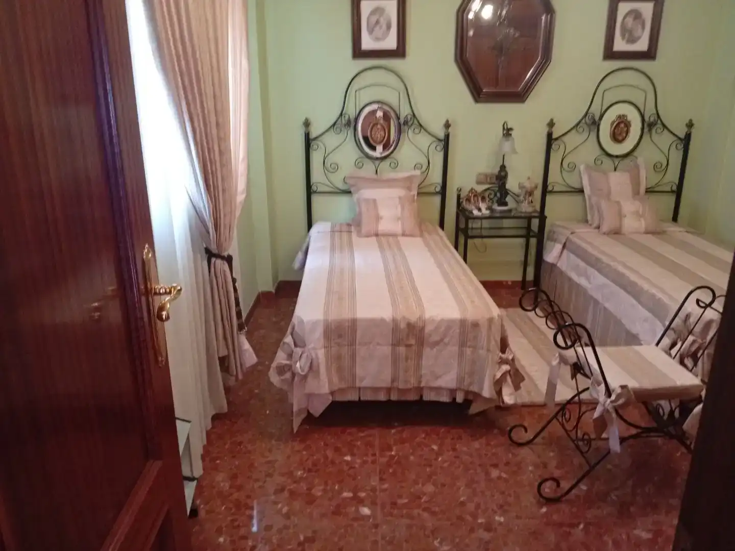 Dormitori de Casa adosada en venda en Motril amb Aire condicionat, Jardí privat i Moblat