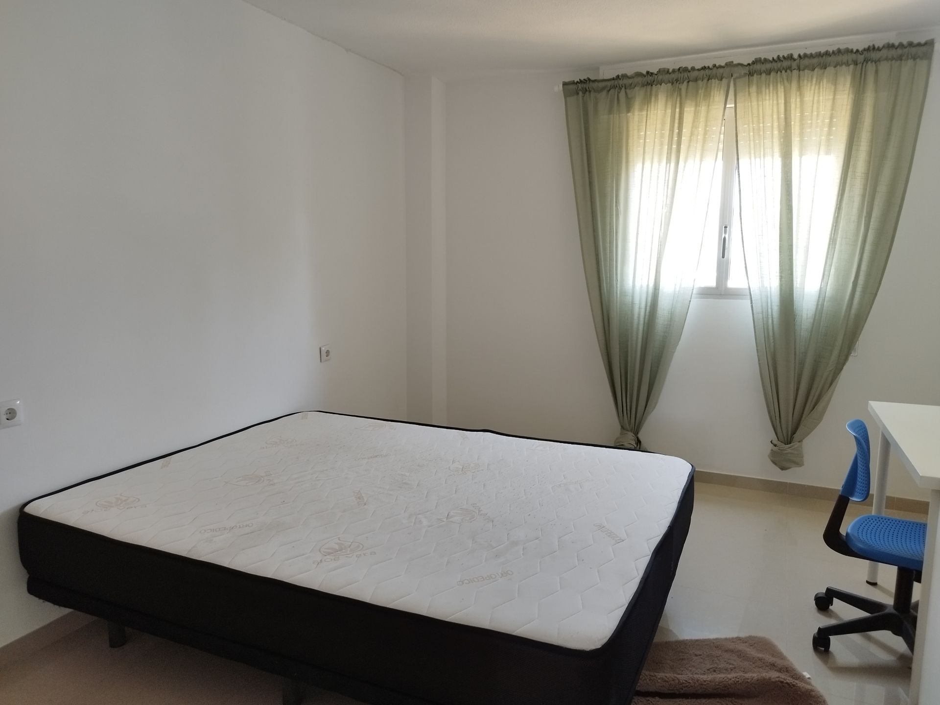 Habitación de Piso de alquiler en San Cristóbal de la Laguna con Amueblado y Lavadora