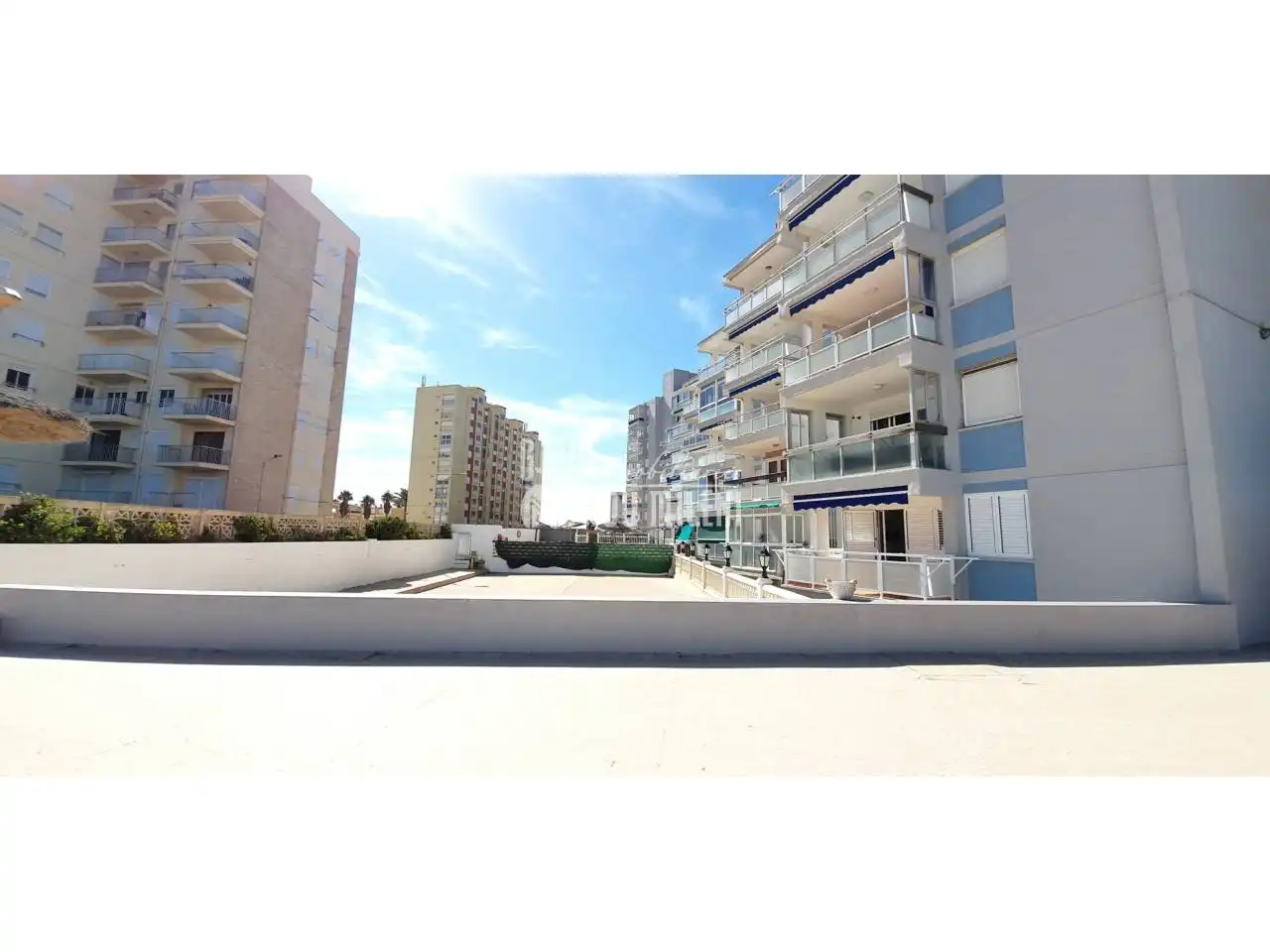 Vista exterior de Apartamento de alquiler en Valencia con Aire acondicionado, Terraza y Trastero