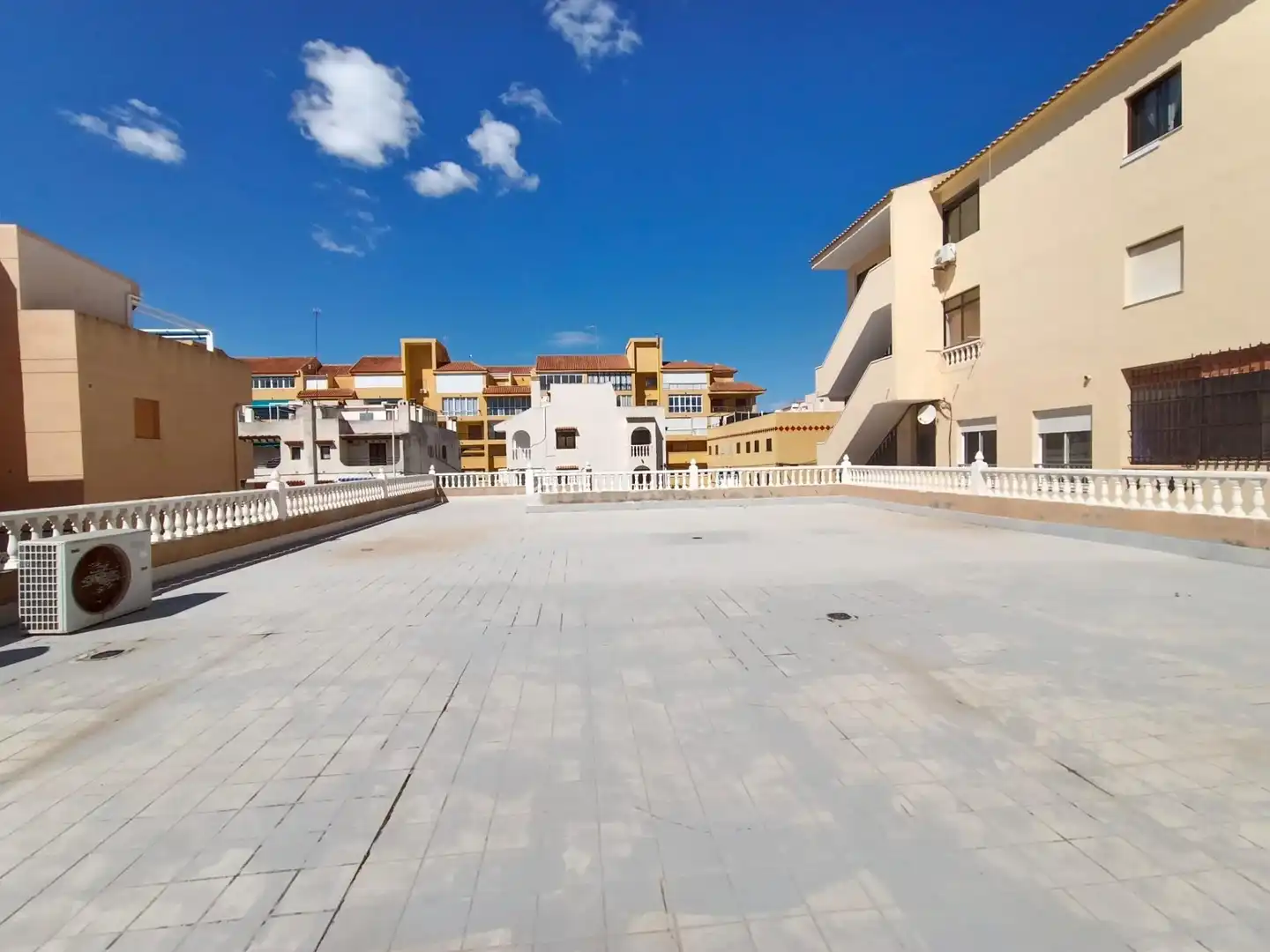Terraza de Local en venta en Torrevieja con Aire acondicionado, Terraza y Amueblado