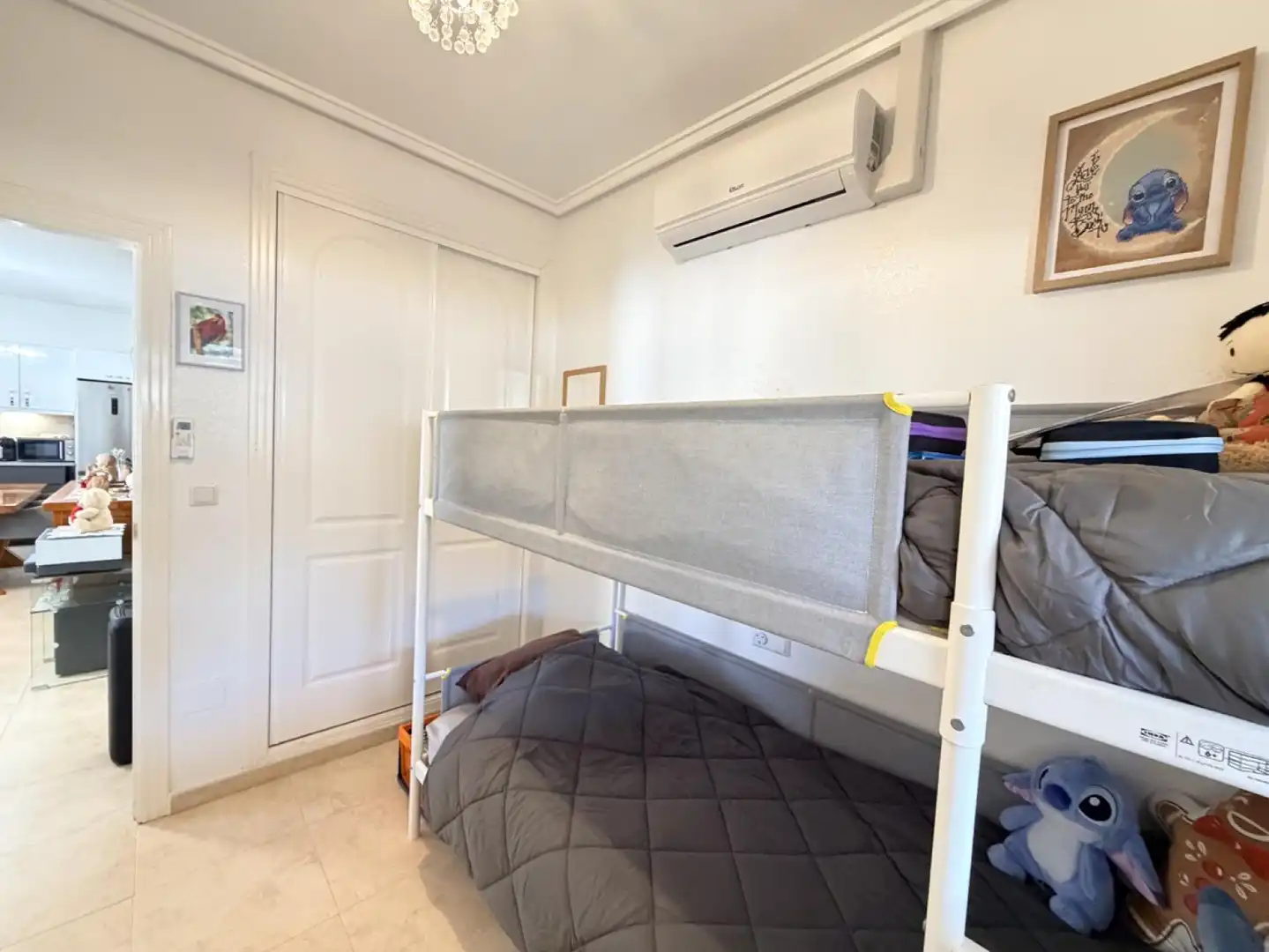 Schlafzimmer von Einfamilien-Reihenhaus zum Verkauf in Zaragoza