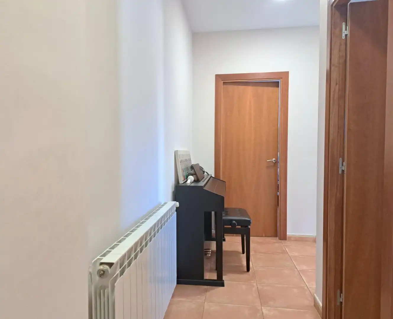 Attic for sale in Requena  with Air Conditioner, Heating and Terrace