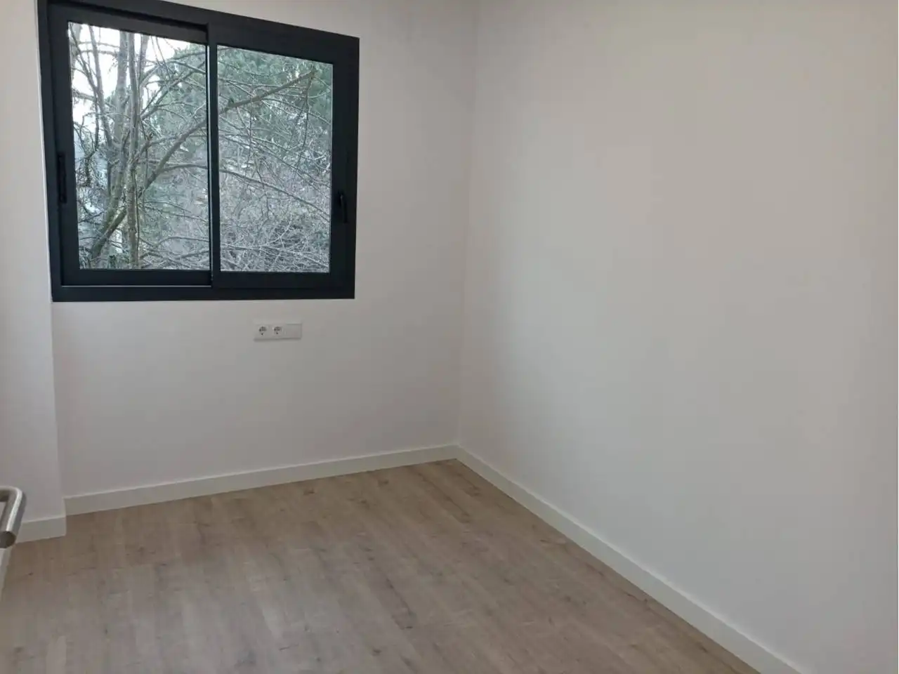 Dormitori de Casa adosada en venda en Olot amb Aire condicionat, Calefacció i Jardí privat