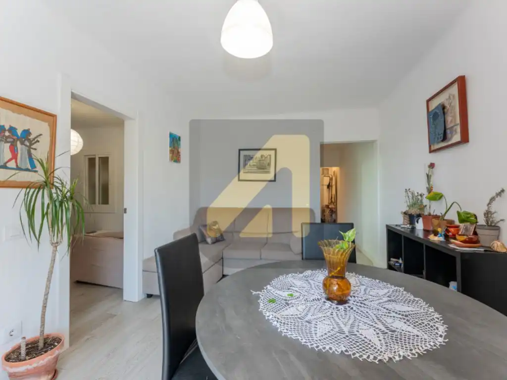Sala d'estar de Apartament en venda en L'Hospitalet de Llobregat