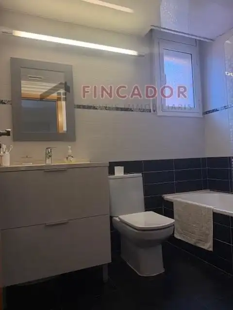 Baño de Casa adosada en venta en Barcelona con Aire acondicionado, Calefacción y Parquet