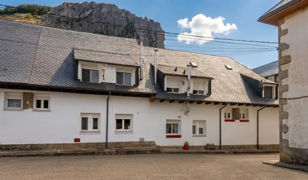 Vista exterior de Casa adosada en venta en Matallana de Torío, León