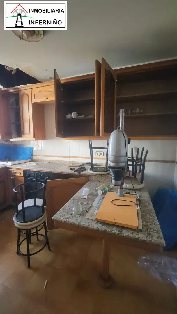 Cocina de Edificio en venta en Ferrol