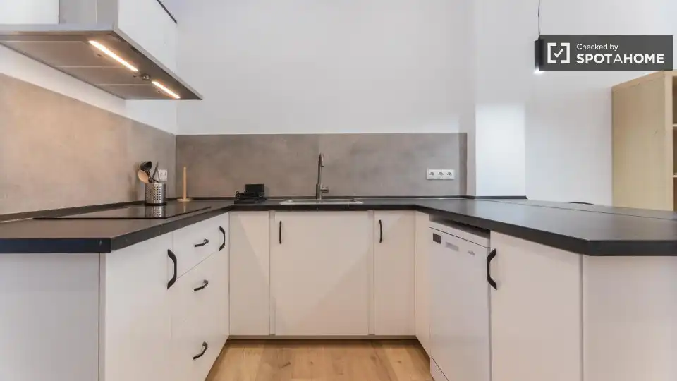Kitchen of Flat for rent in Valencia  with Air Conditioner, Heating and Furnished