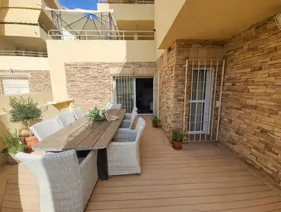 Bajo con piscina en venta en Riviera del Sol