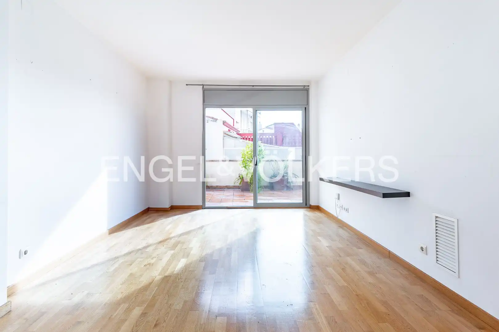Exterior view of Flat for sale in Mataró  with Air Conditioner, Heating and Parquet flooring