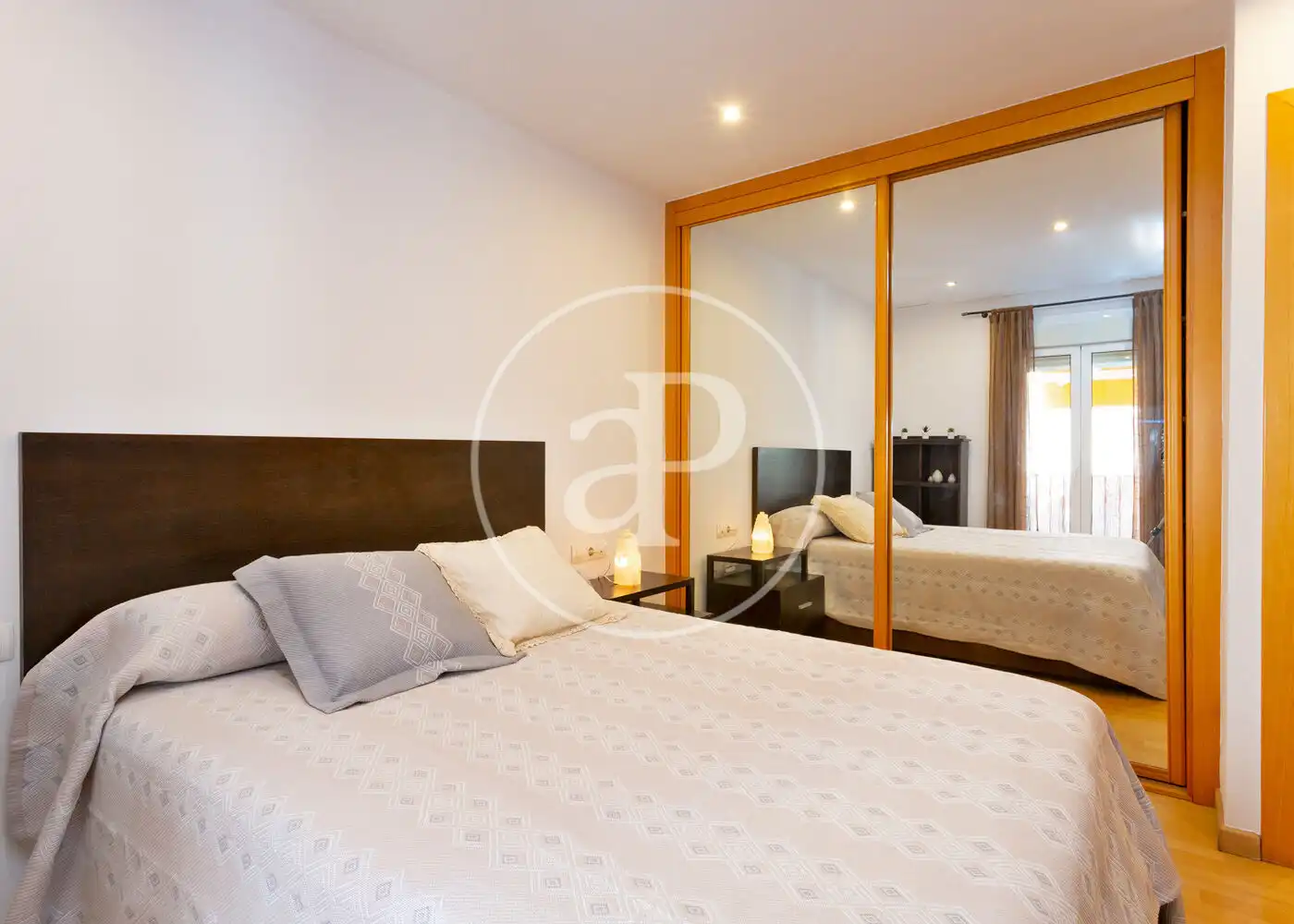 Habitación de Piso en venta en Barcelona con Aire acondicionado, Calefacción y Balcón