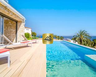 Vista exterior de Casa o xalet en venda en Jávea / Xàbia amb Aire condicionat, Terrassa i Piscina