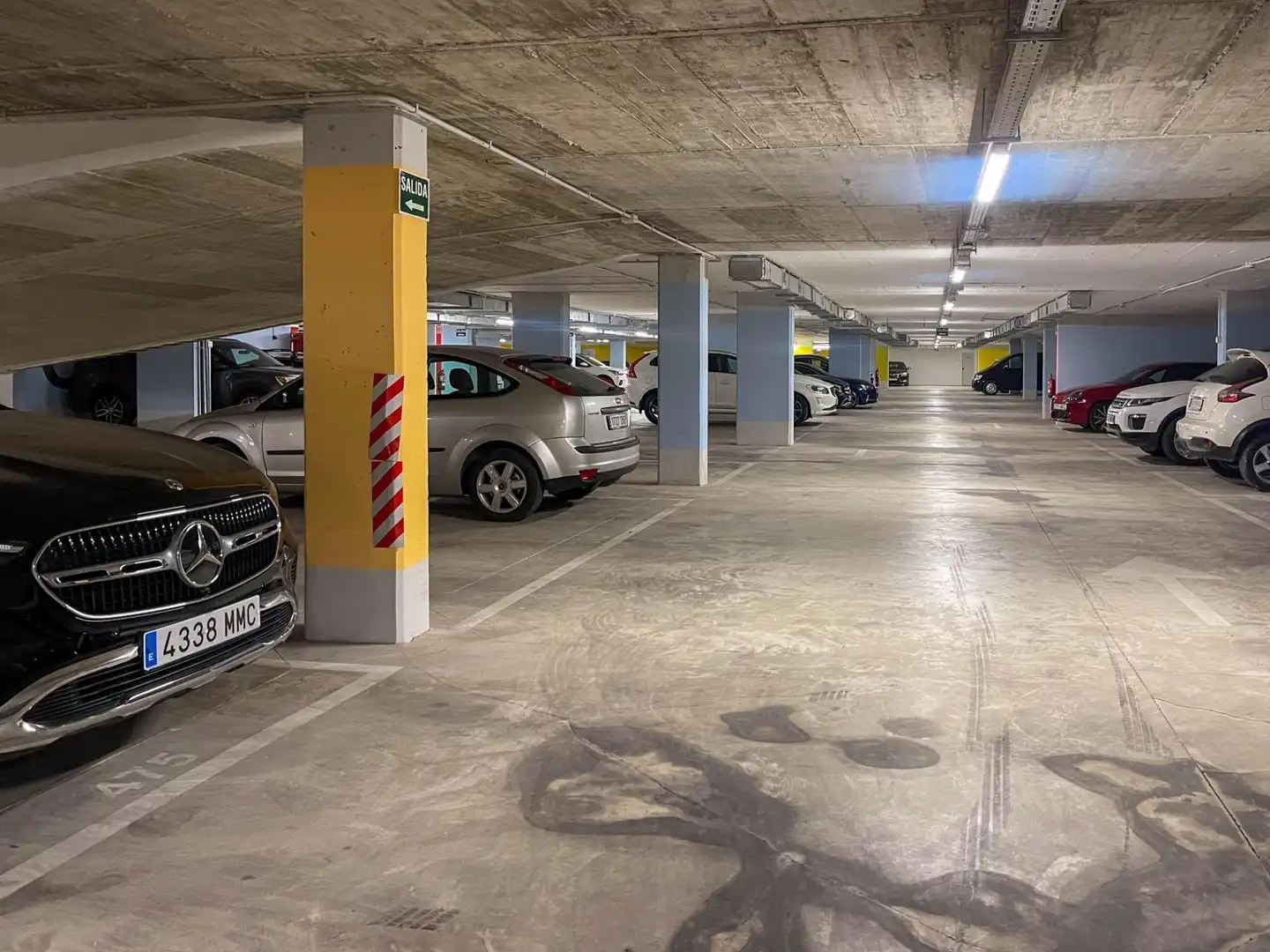 Parking of Flat for sale in Valencia  with Air Conditioner, Heating and Private garden