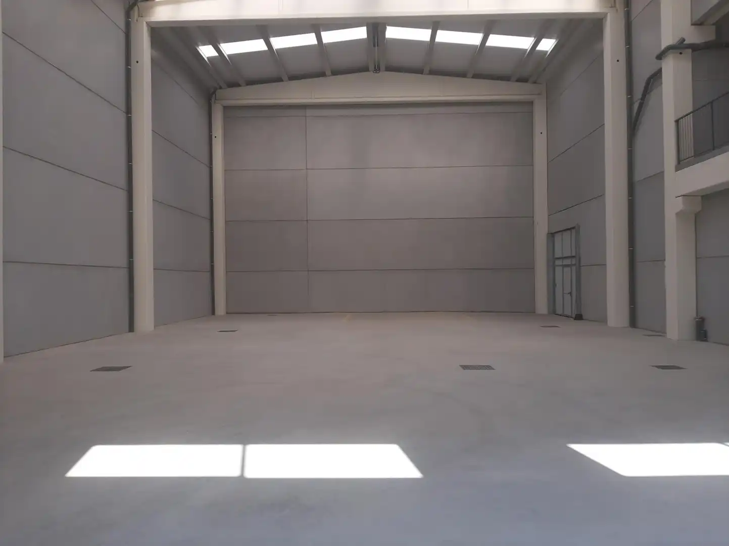 Nave industrial en alquiler en Cerro - Amate, imagen 2