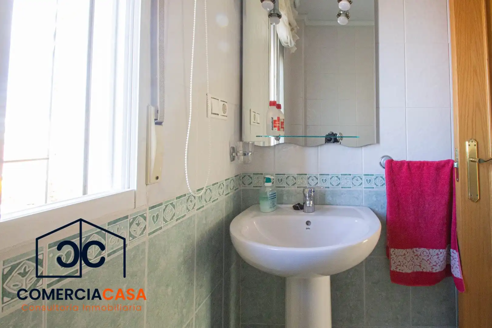 Baño de Casa adosada en venta en Jun con Aire acondicionado, Calefacción y Terraza