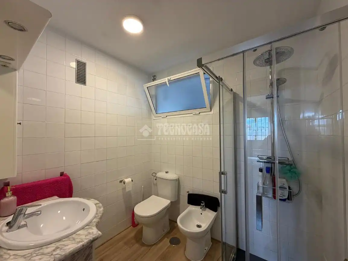 Baño de Piso en venta en Isla Cristina con Terraza
