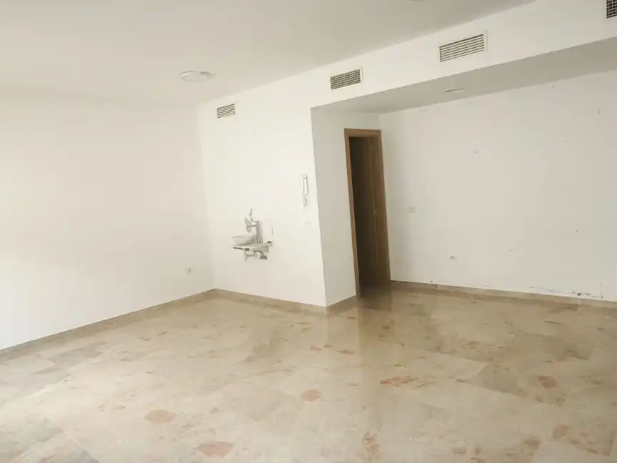 Büro zum Verkauf in Gines mit Klimaanlage und Heizung