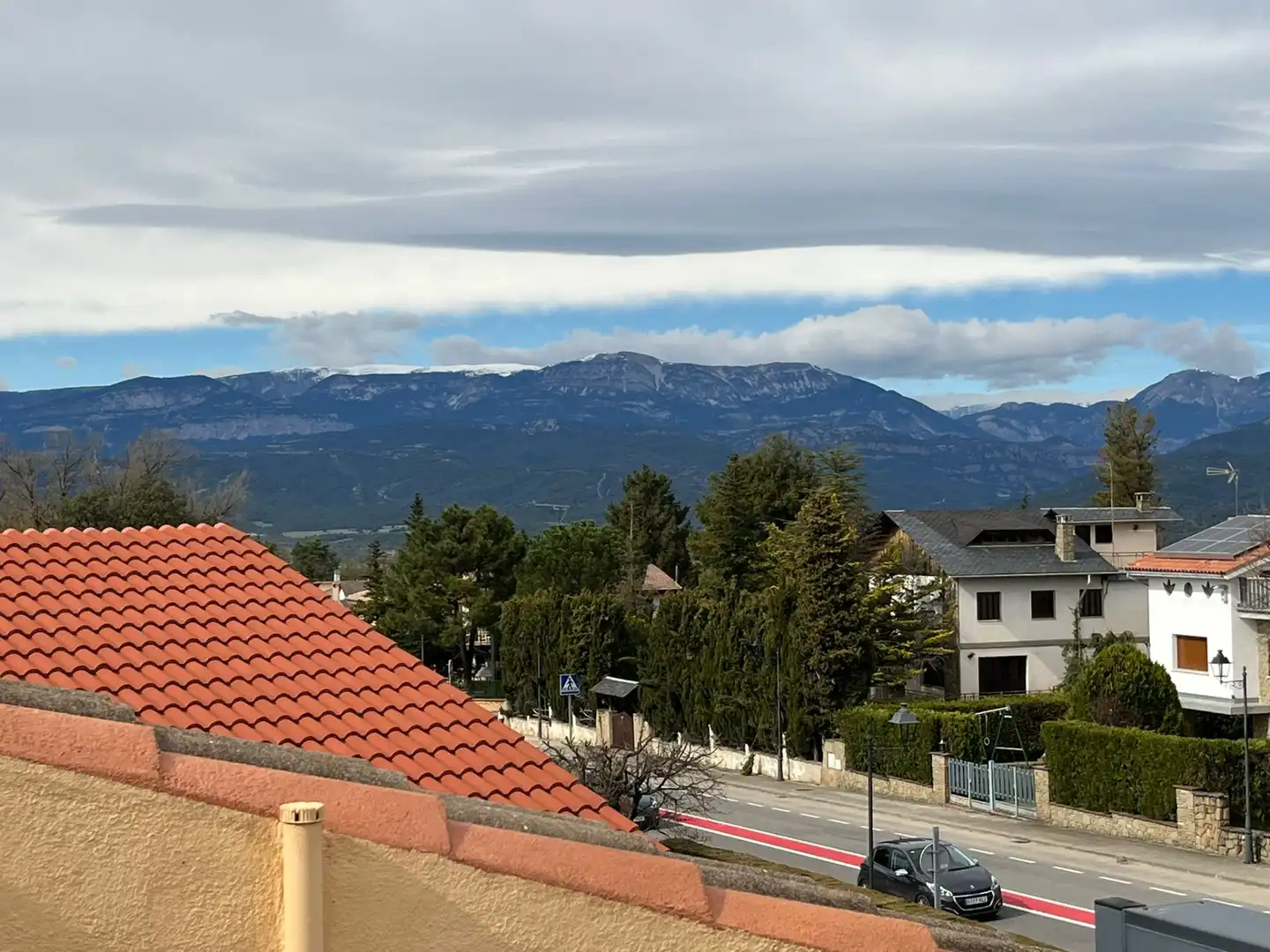 Vista exterior de Casa o xalet en venda en Olius amb Aire condicionat, Jardí privat i Balcó