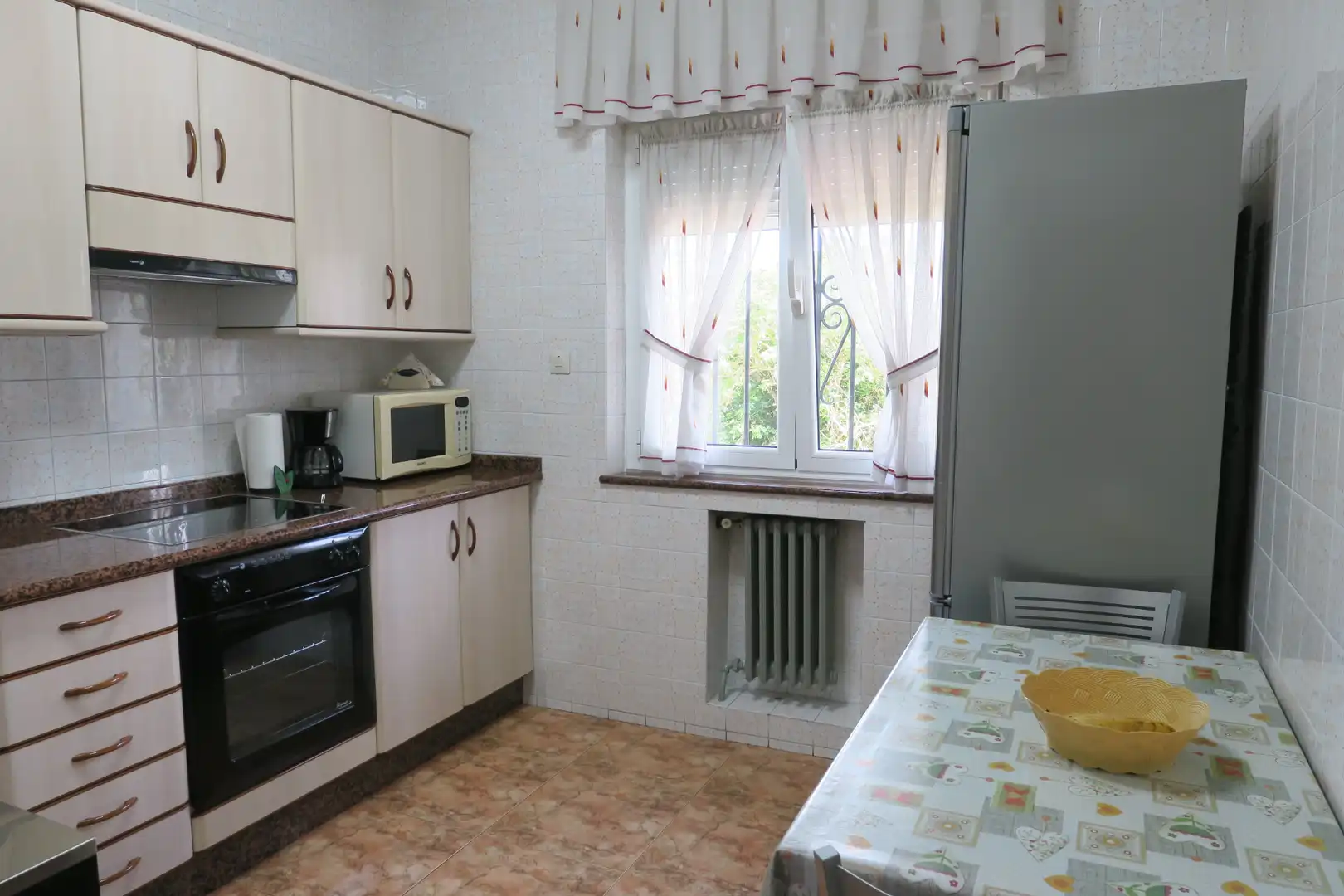 Küche von Haus oder Chalet zum Verkauf in Avilés mit Heizung und Privatgarten