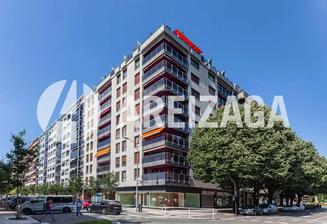 Vista exterior de Pis en venda en Donostia - San Sebastián  amb Aire condicionat, Calefacció i Terrassa