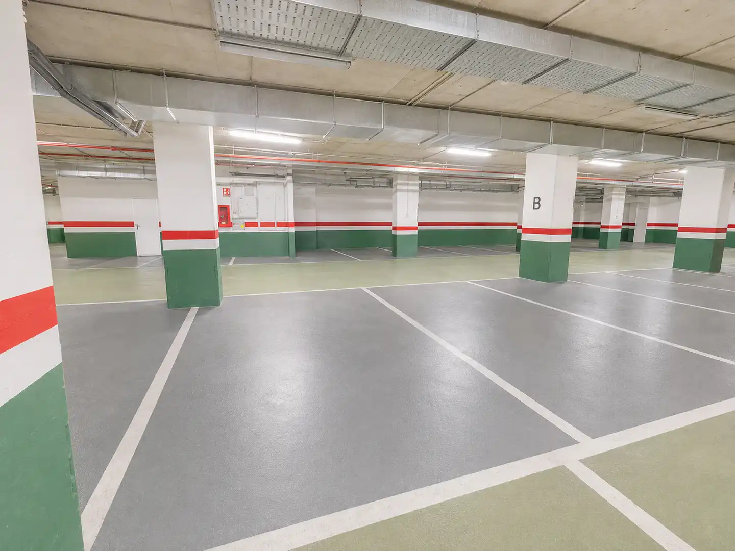 Parking of Flat for sale in Sevilla  with Air Conditioner and Community pool