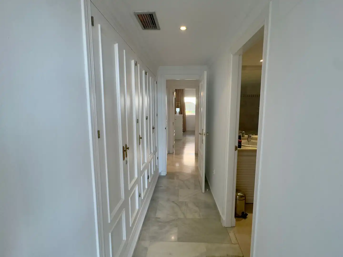 Apartamento de alquiler en Marbella con Aire acondicionado, Calefacción y Terraza