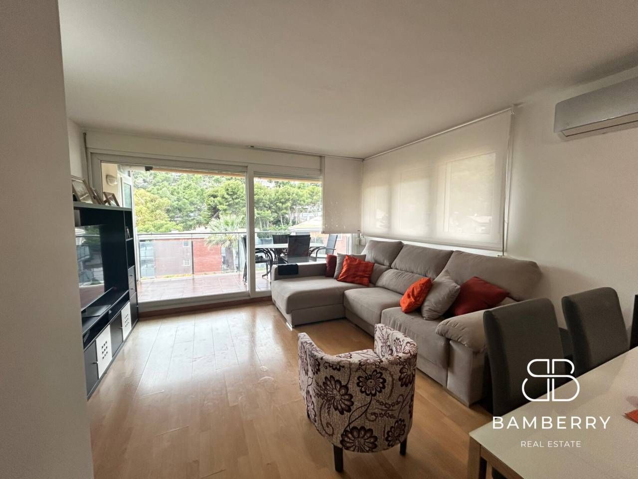 Living room of Flat for sale in Castelldefels  with Air Conditioner, Heating and Terrace