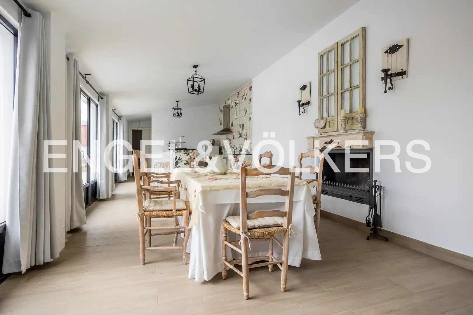Comedor de Finca rústica en venta en Lora del Río con Aire acondicionado, Calefacción y Jardín privado