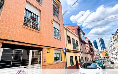 Vista exterior de Dúplex en venda en  Madrid Capital amb Calefacció