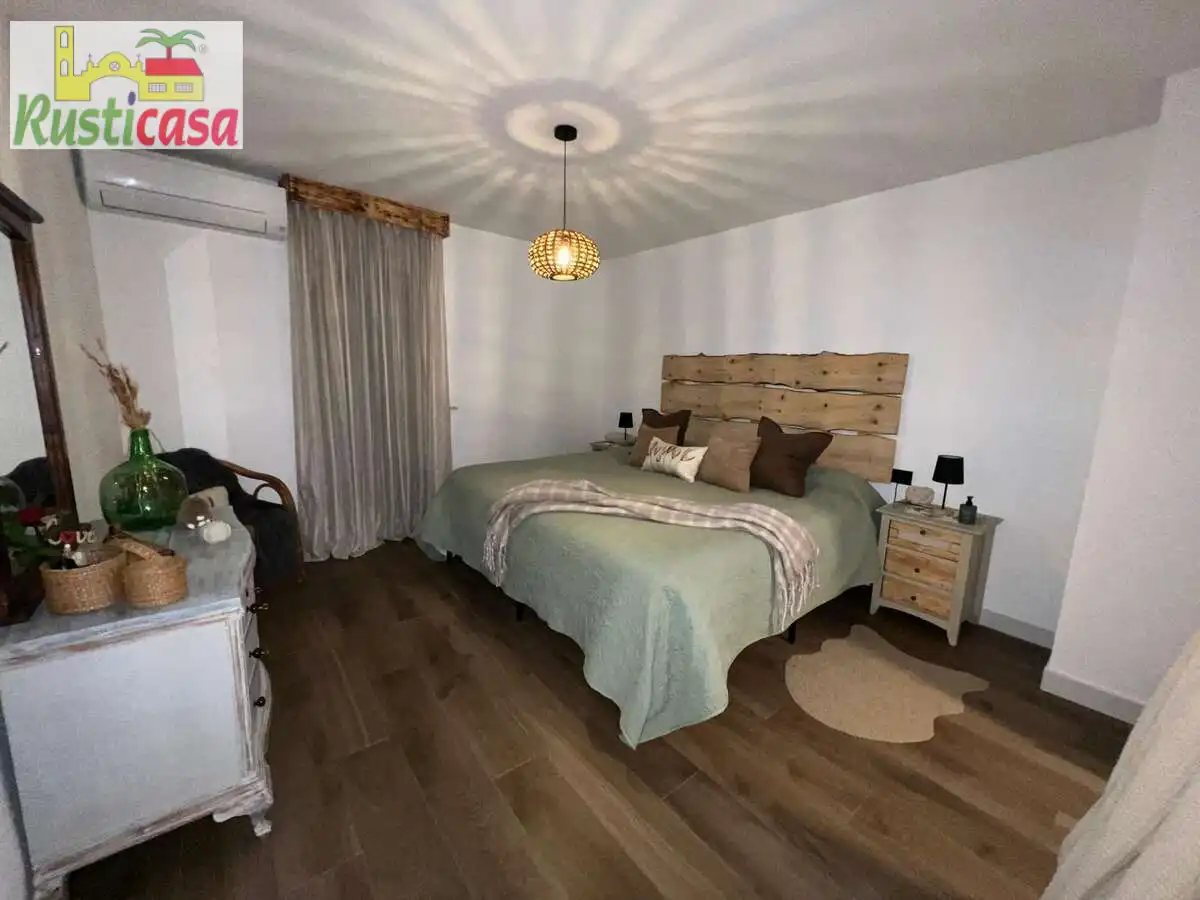 Dormitori de Casa o xalet en venda en Baños de la Encina amb Terrassa i Balcó