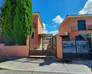 Exterior view of Single-family semi-detached for sale in Maqueda