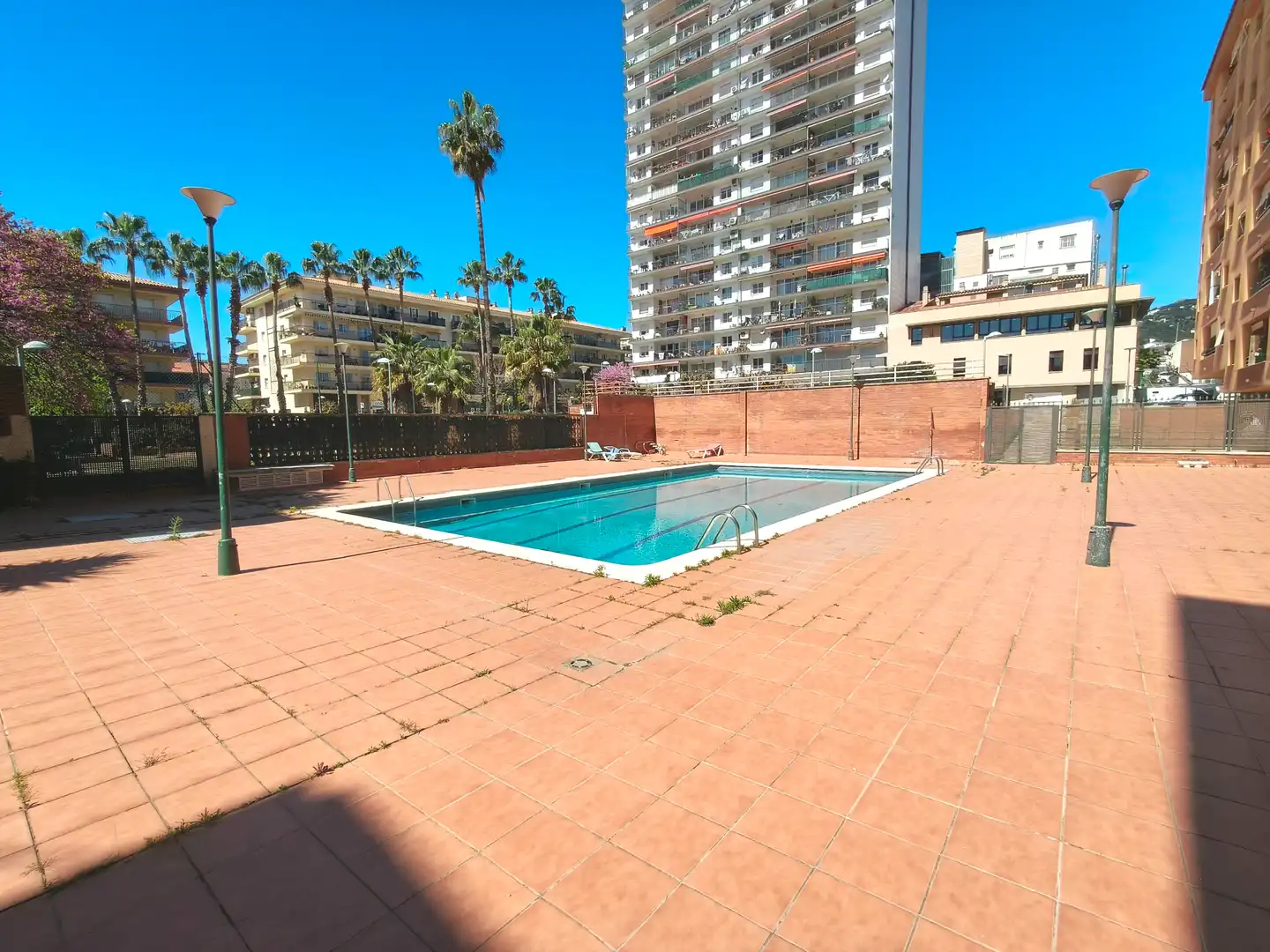 Piscina de Àtic en venda en Calella amb Calefacció, Moblat i Forn
