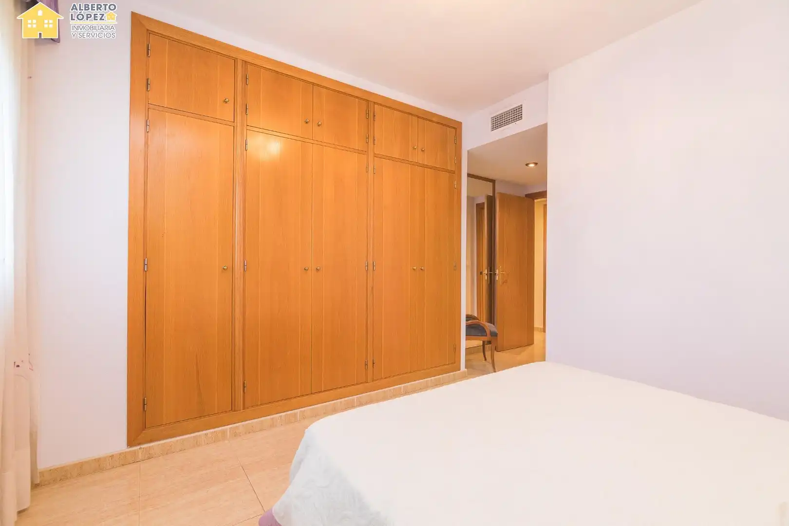 Habitación de Apartamento en venta en Alicante / Alacant con Aire acondicionado, Calefacción y Piscina comunitaria