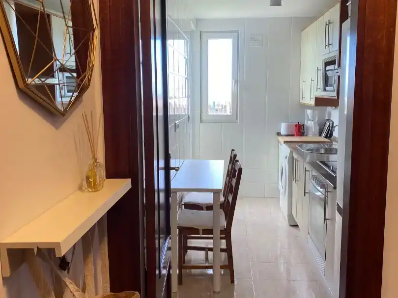 Küche von Wohnung zur Miete in Suances mit Parkett, Schwimmbad und Möbliert